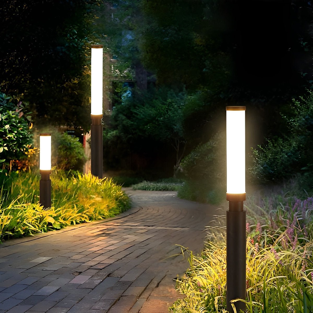 Modern Black Aluminum Outdoor Post Light | Waterproof LED Garden Pillar Lamp for Patios and Walkways 3