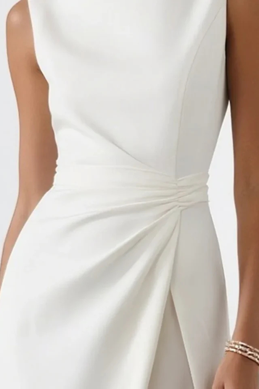 Women's Elegant Polyester Maxi Dress | Flowing Sleeveless Wedding Guest Gown 3